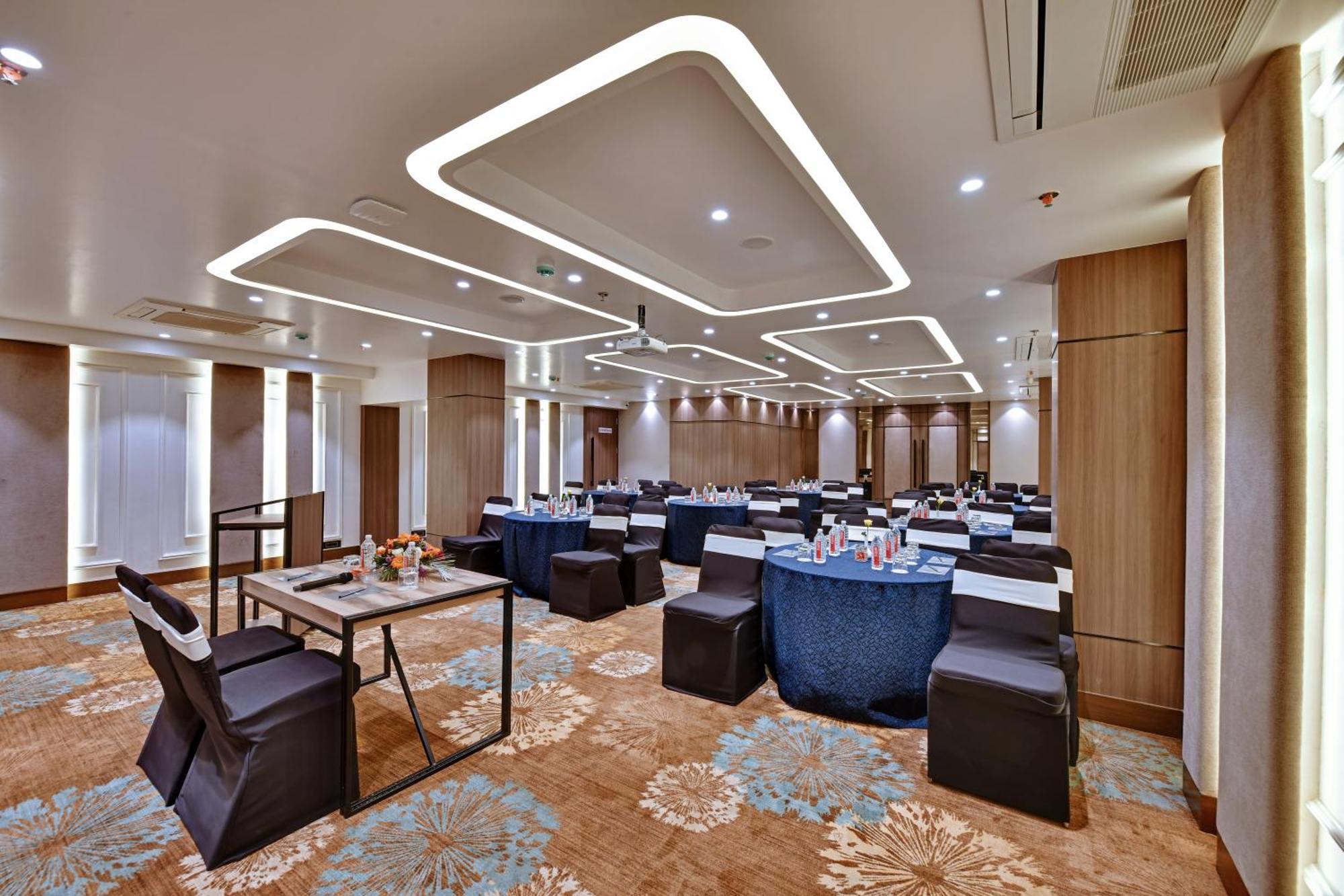 Hotel Click Andheri Midc Bombaj